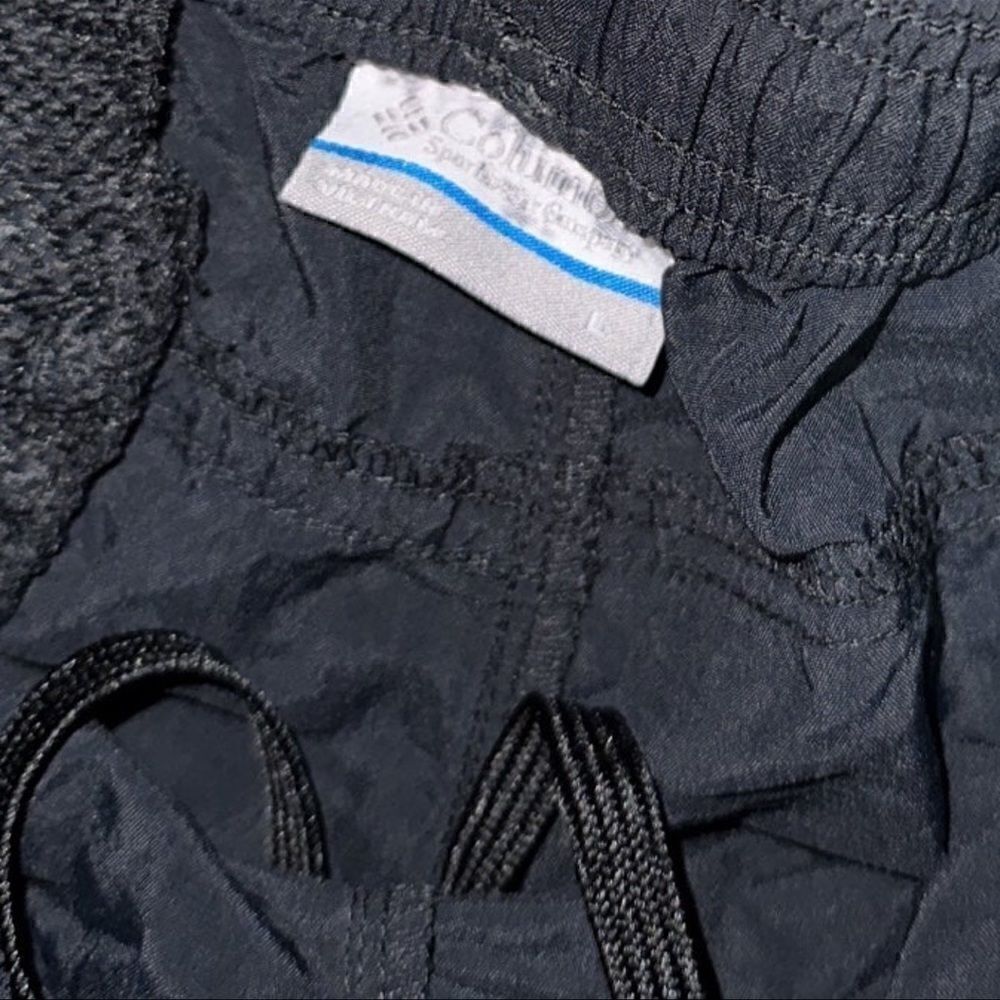 Columbia Ladies Shorts - Picture 2 of 5